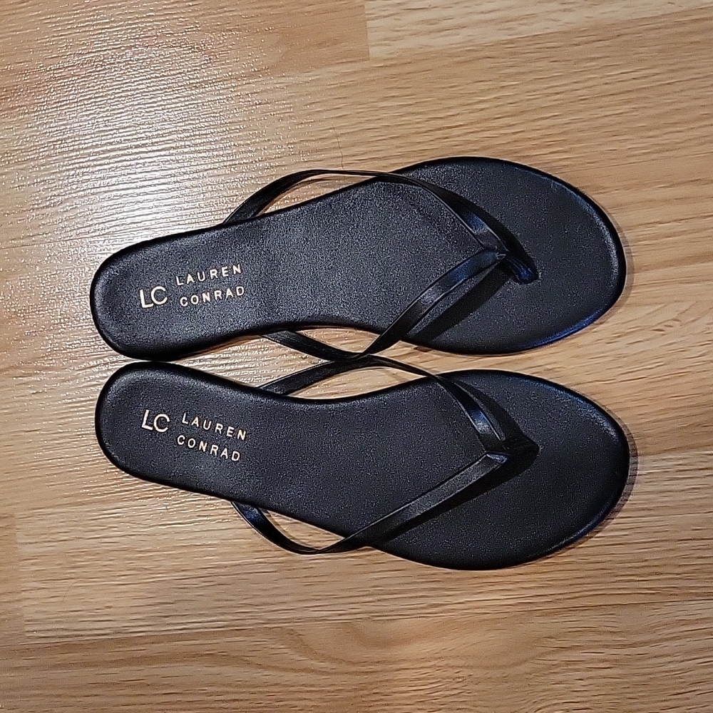 Lauren Conrad flip flops